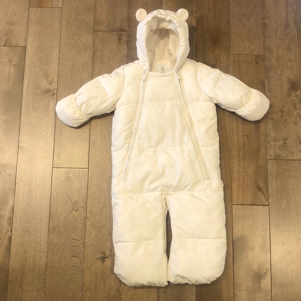 Baby Gap Snowsuit (Baby bunting suit) - Size 3-6M